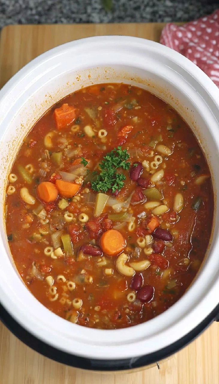 Slow Cooker Minestrone Soup